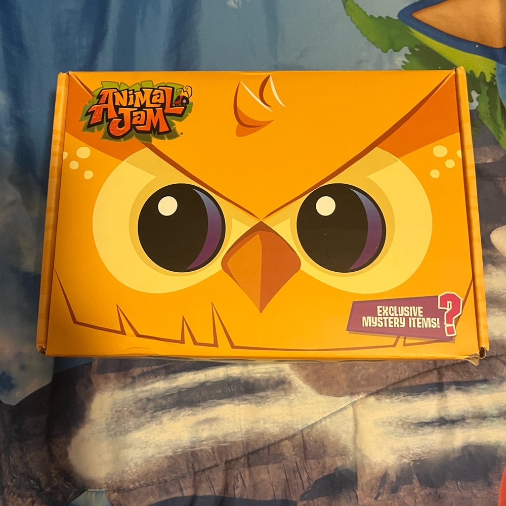 Spring 2017 animal jam box by CultureFly MISSING SHIRT AND BIRD FEEDER